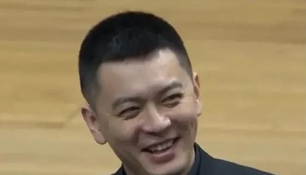 这样的硬科幻电影会由谁担纲导演呢？