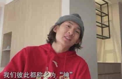 这种低技术门槛也是吸引广大网友参与的重要原因。