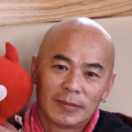 《悬崖之上》蝉联冠军，日票房收3726万，较前一日稳中有升，累计票房截至发稿时达6.56亿。