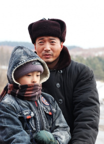 莱昂纳多、德普蜡像亮相前门 获众路人围观合影 2014-01-23 1月23日，杜莎夫人蜡像馆在北京前门大街举行蜡像揭幕仪式，美国影星莱昂纳多·迪卡普里奥和约翰尼·德普蜡像惊艳亮相，吸引市民拍照。
